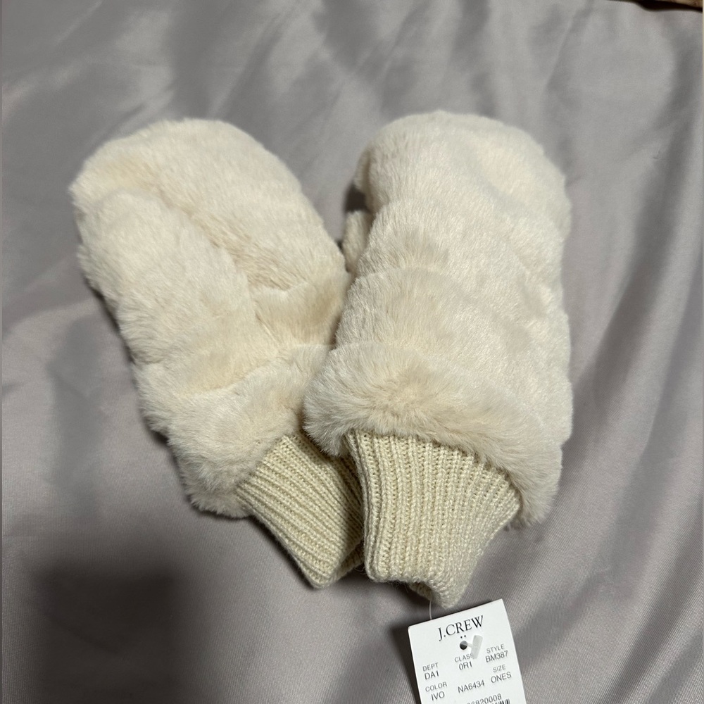 NWT J crew white mittens